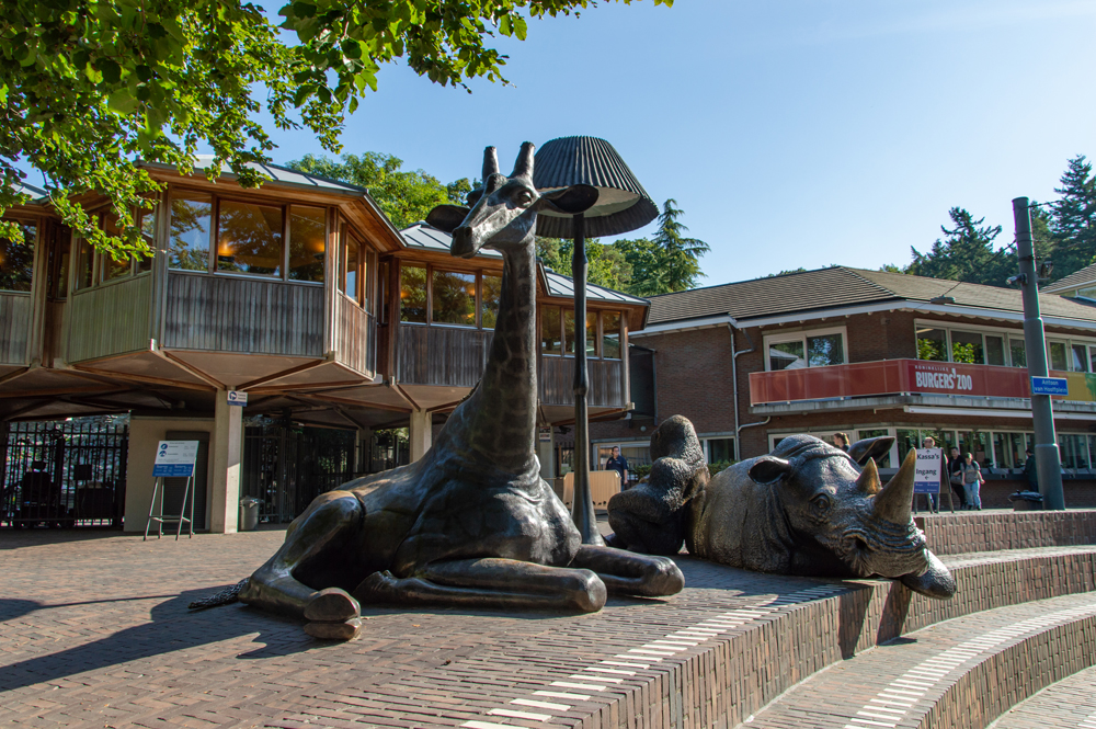 Colourful professions at a dynamic zoo